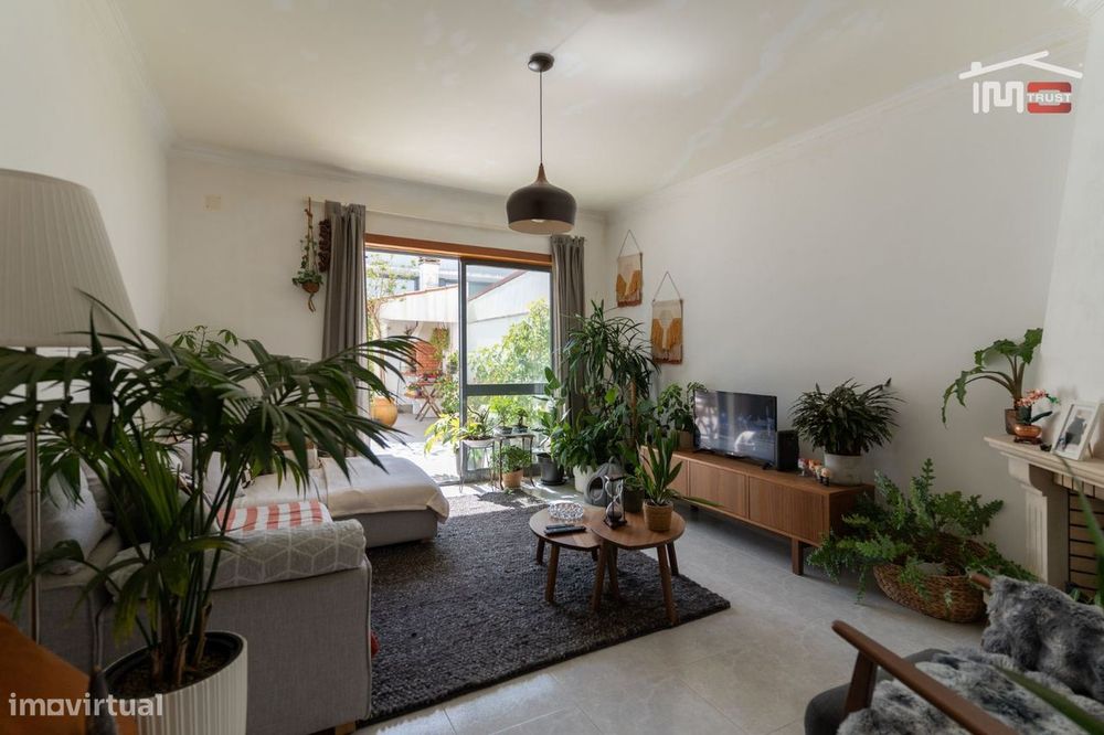 Excelente Apartamento T1 com terraço e garagem, Urbanização Pinhal ...