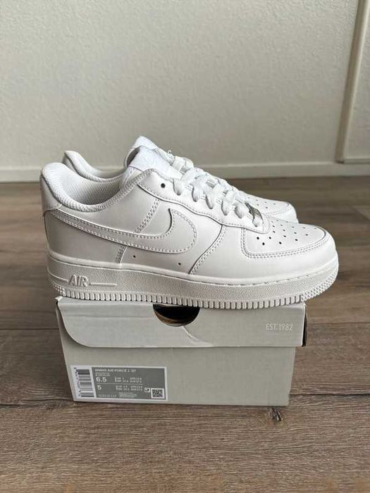 Nike Air Force 1 Low '07 White R.38.5