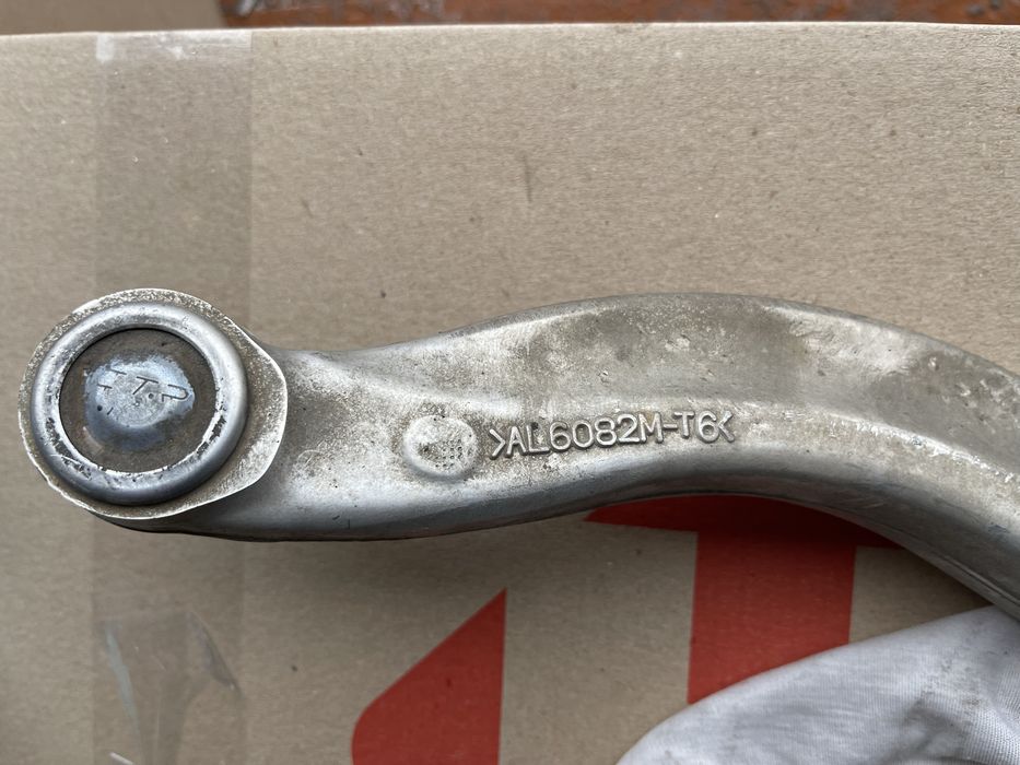 Передние рычаги tesla 3 2019 оригинал