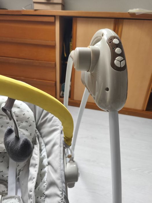 Espreguiçadeira de baloiço para bebê