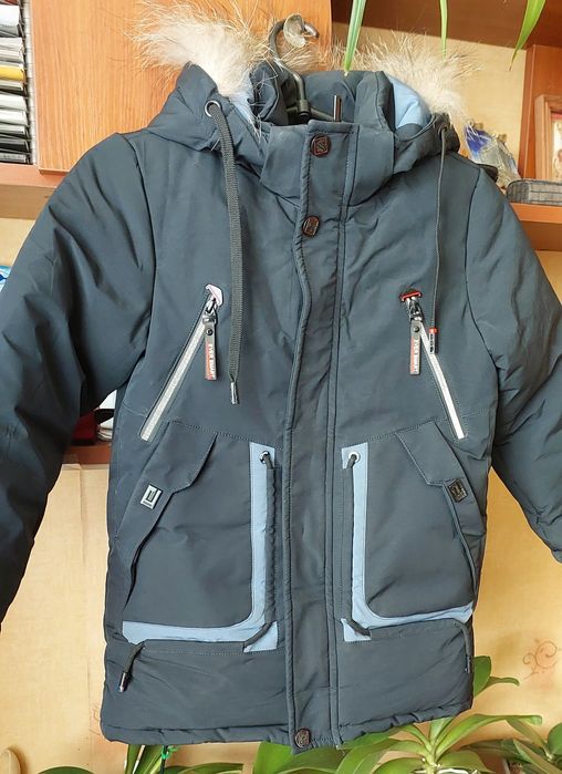 Куртка зимова хлоп'яча на 6-8 років а 6-7 лет
