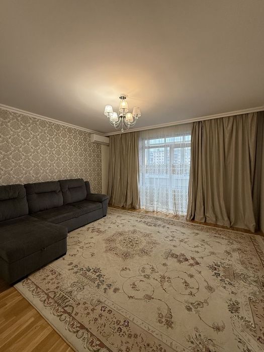 Оренда простороі 3 кімнатної квартири + гараж