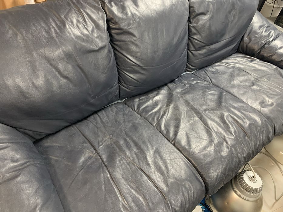 Sofa em pele com cama