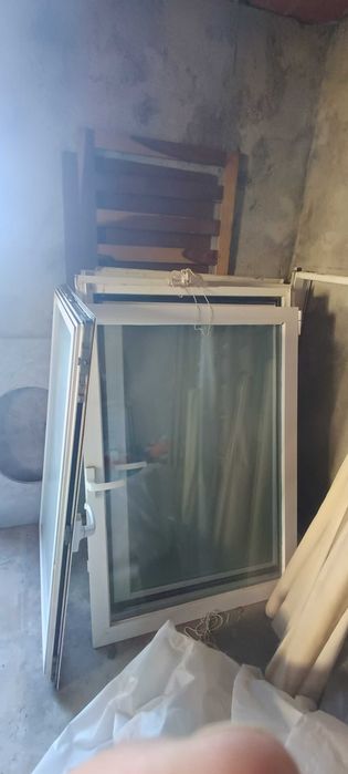 Janelas aluminio Branco e vidro duplo com respetivos Aros