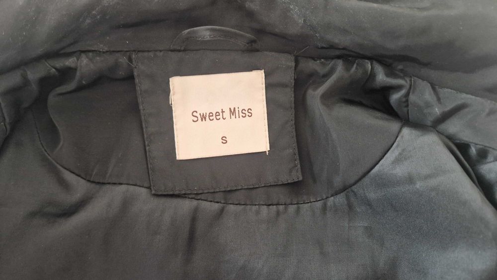 Casaco acolchoado preto, tamanho S