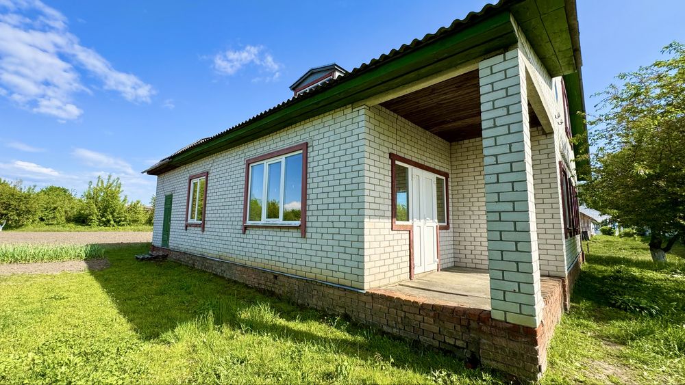 Продам будинок 115м2 в центрі смт Березна, 15 соток землі!