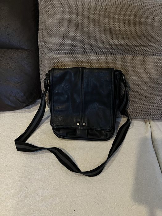 Listonoszka ze skóry