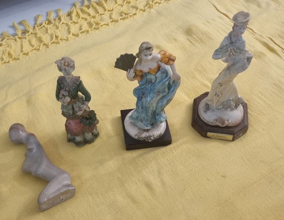 Bonecos Antigos em Louça valor cada