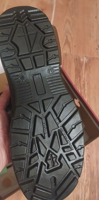 Botas proteção biqueira  44 NOVAS