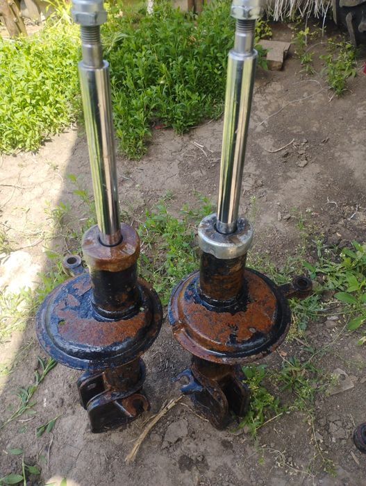 Продам передні стойки