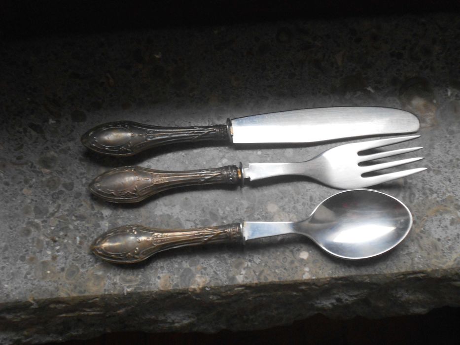 Talheres antigos - conjunto crianca