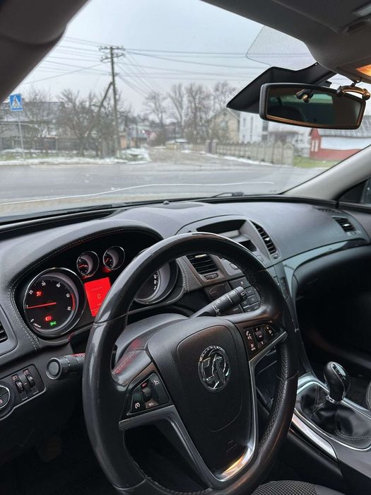 Продам Опель Инсигня