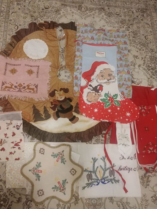Лот Різдво під ялинку килимок чобіток салфетки фартух вишита картина