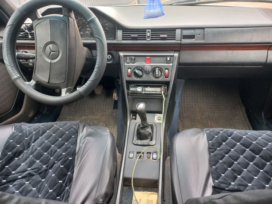 Мерседес 124 260