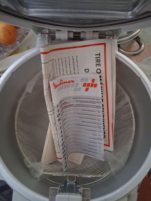 Vendo fritadeira eletrica nunca usada