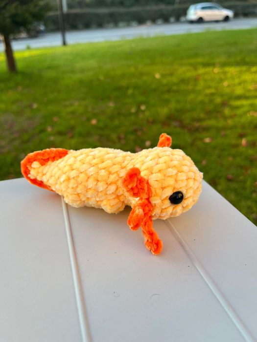 Axolote de peluche em crochet