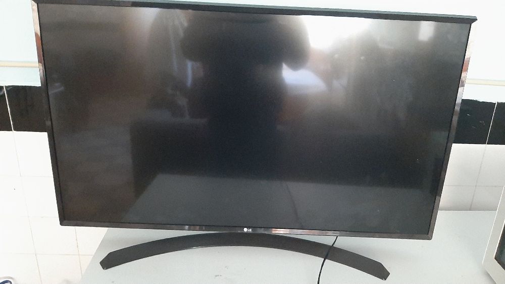 Vendo está tela em condições razoáveis