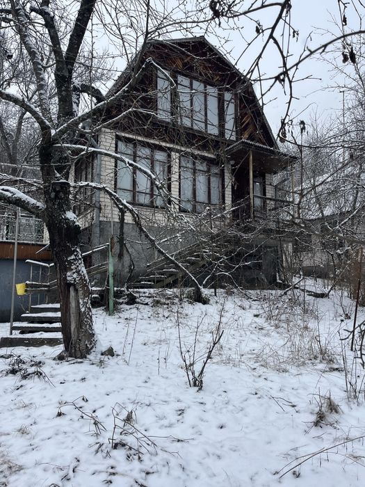 Дача зі Зручностями, Каміном та Грубою