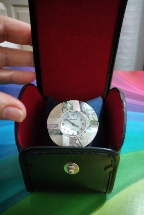 Relógio com madrepérola marca Versaille