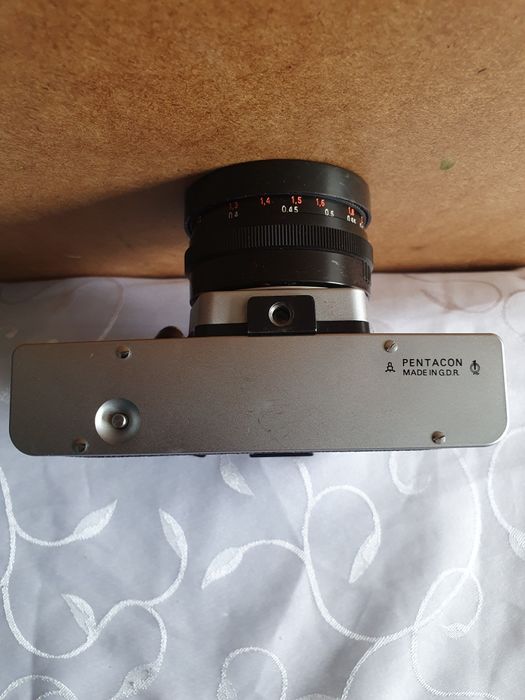 Sprzedam aparat Practika PRL plus lampa  Toshiba