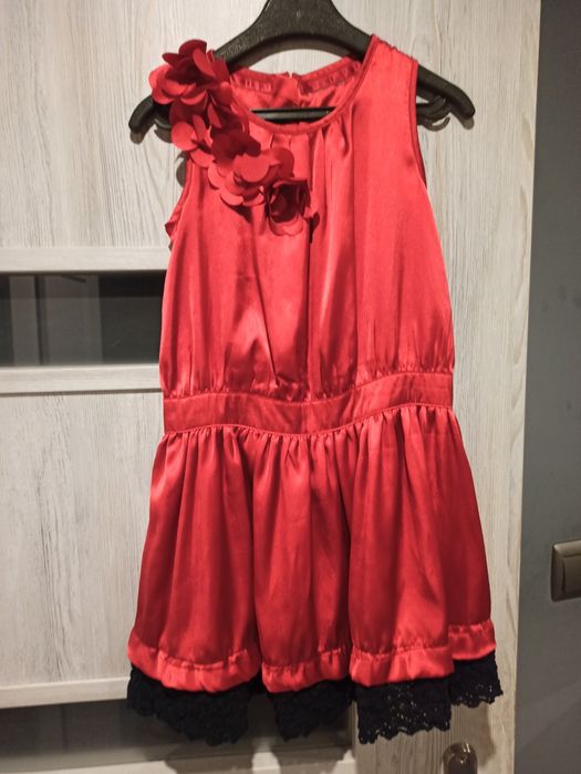 Sukienka czerwona satyna