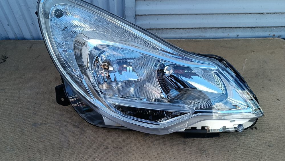 Vendo farol direito Opel corsa D ano 2011/14