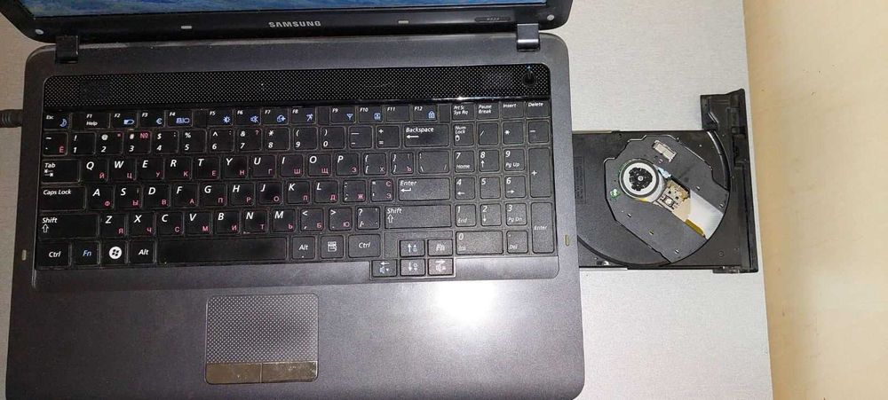 Ноутбук Samsung R523 - 15,6" - 4 Ядра - 12Gb/240Gb