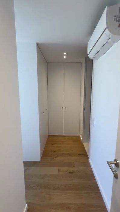 Arrendamento Apartamento T4 Living Sea