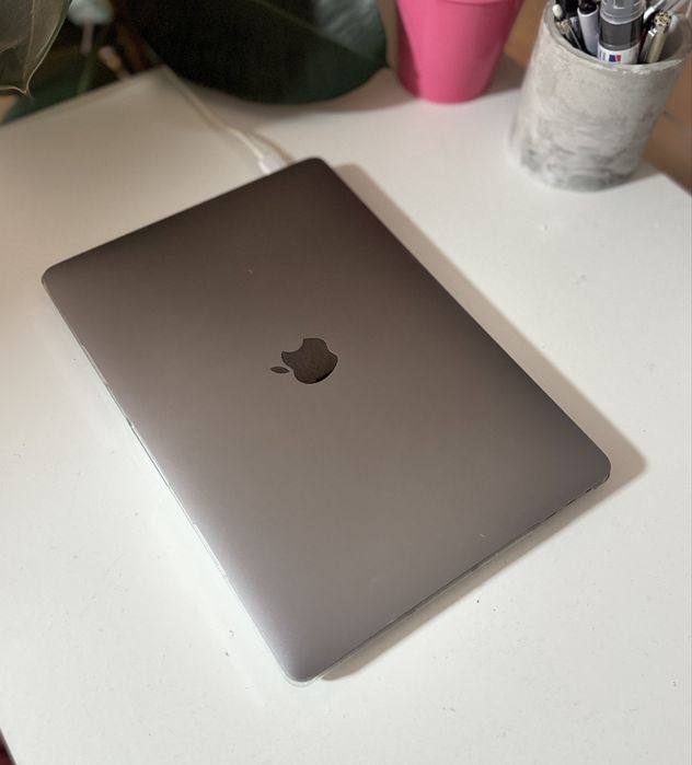 MacBook Pro 13” (2016, Intel Core i7, 16 ГБ ОЗУ, SSD 1 ТБ)