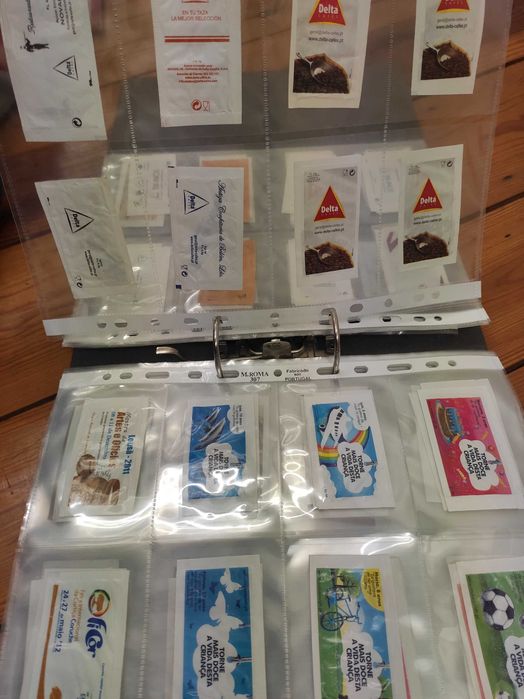 Dossiê com coleções de pacotes de açúcar da Delta