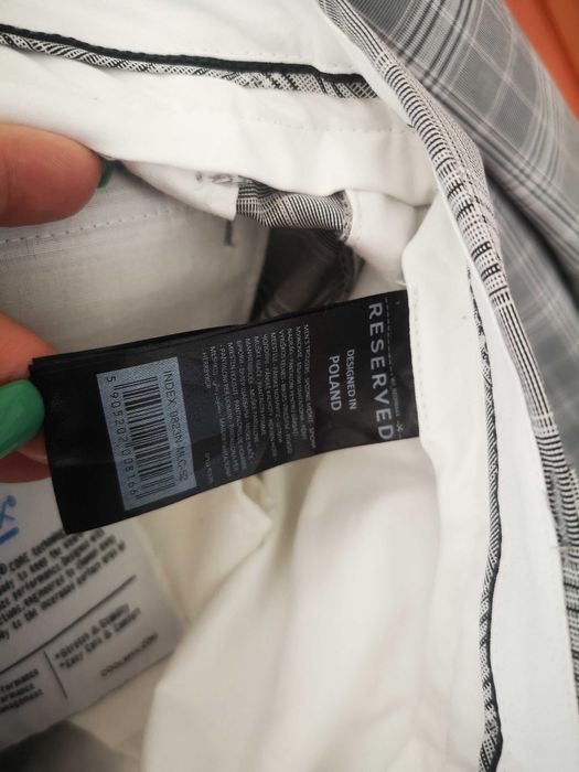 Szary garnitur w kratę Reserved