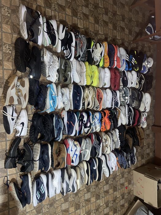 Лот 72 пар оригінальних кросівок | Опт | Гурт відомих брендів