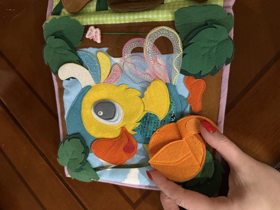 Фетрова розвиваюча книжка для малечі