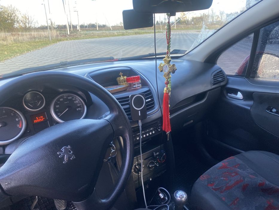 Продам PEUGEOT 207SW 1.4  12.2007