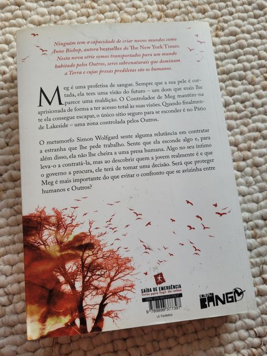 Livro Letras Escarlates