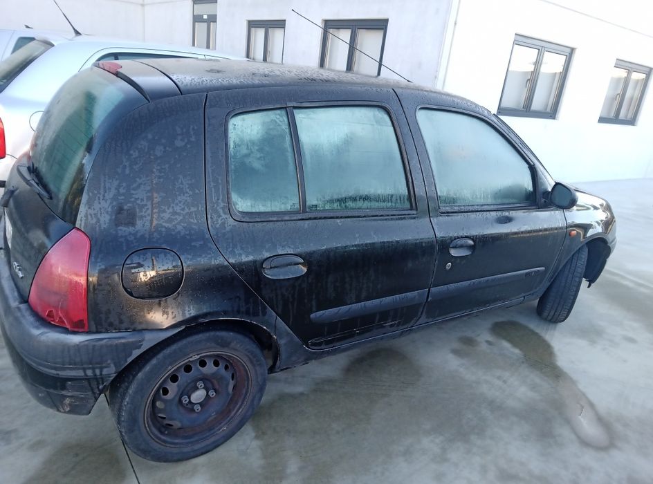 Clio 98, 1.4 (850€ )