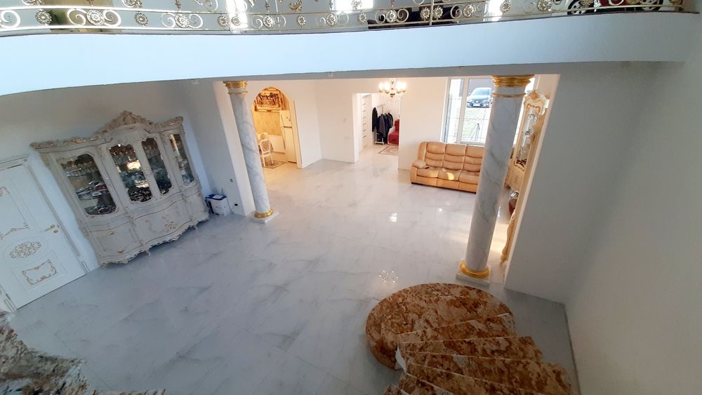 Продажа шикароного дома в с. Гора