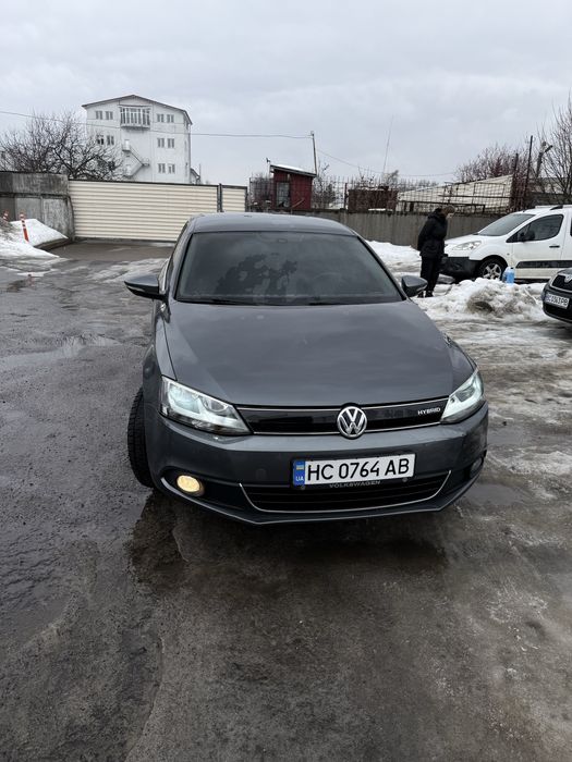 Продам vw jetta hybrid 2013