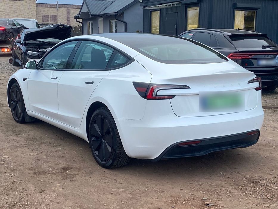 Tesla Model 3 Rej. 06/2025 320KM LIFT Salon Polska