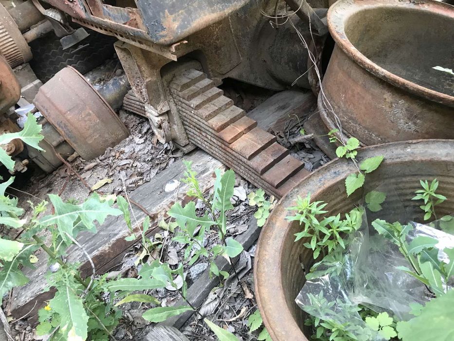 Продам запчасти Татра  стрелу  цилиндры подъема автокран Татра АД 28