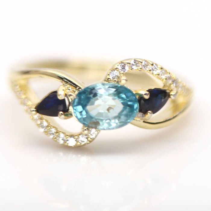 Кольцо из серебра 925пробы с голубым топазом, сапфиром, размер 16