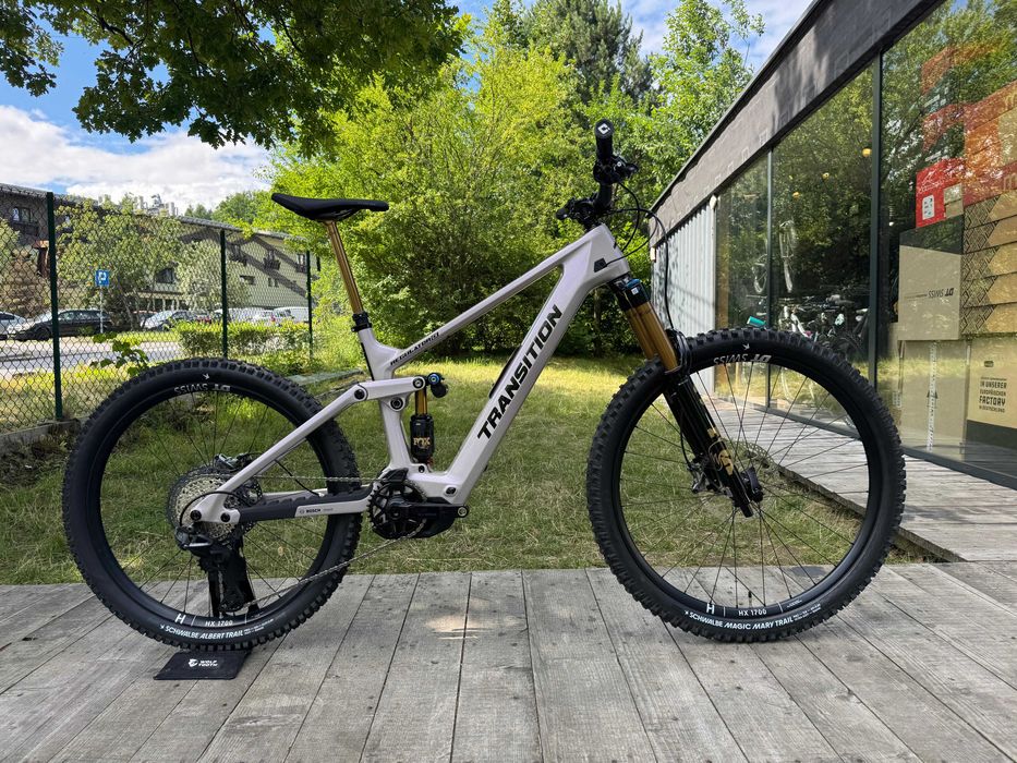 Rower elektryczny enduro Transition Regulator CX carbon XT Di2 w rozmiarze L
