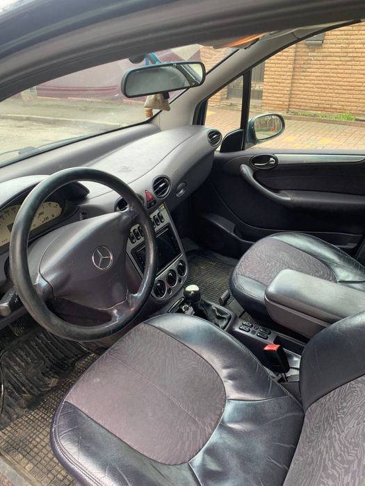 Продам мерс а140 1.4 на хорошем ходу