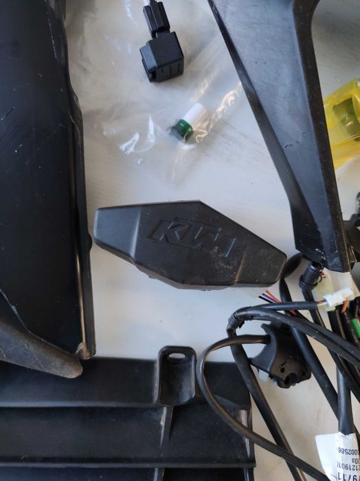 Plásticos originais KTM 2020 + guiador original 6 DAYS + balão escape