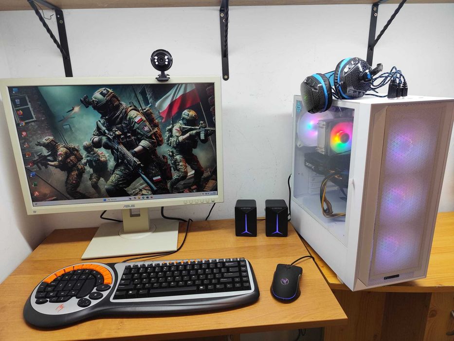 Gamingowy komputer czarny/biały. M.2 NVMe, dysk 2TB RX580 8GB, 64GB RAM, 10 rdzeni+akcesoria