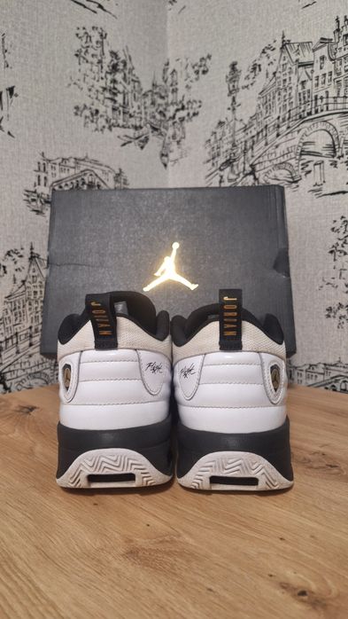 Jordan Max Aura 6