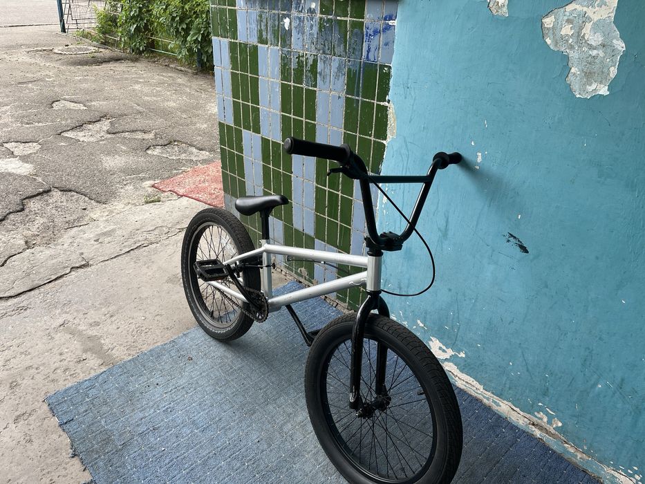 Велосипед BMX.