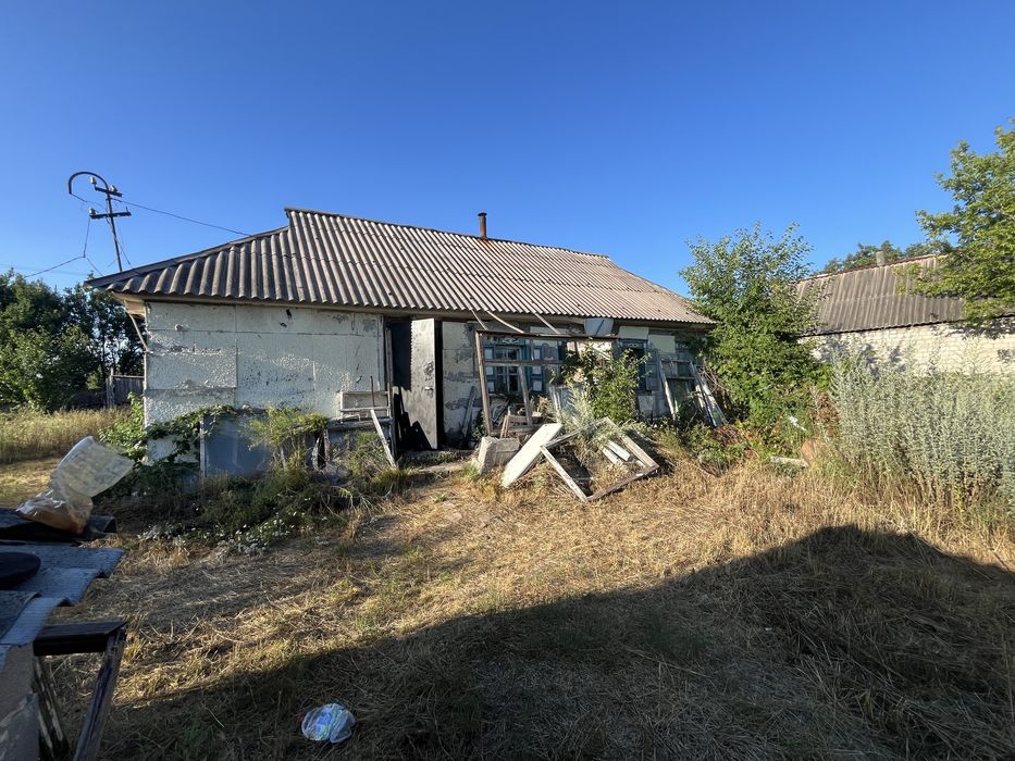 Продаж будинку з територією