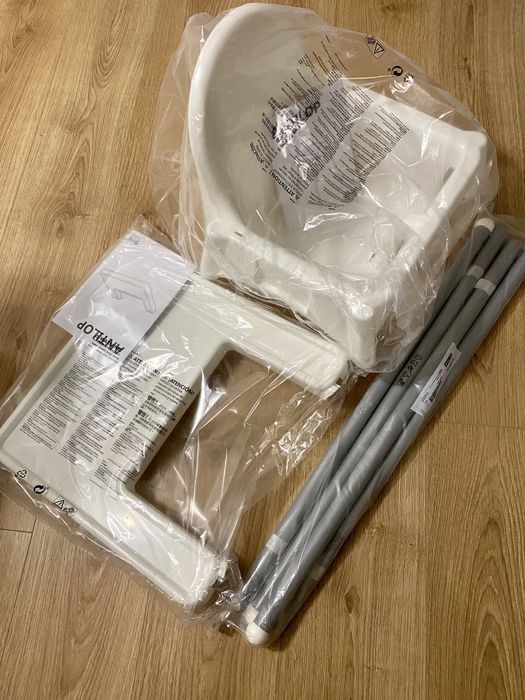 Дитяче крісло IKEA з столиком