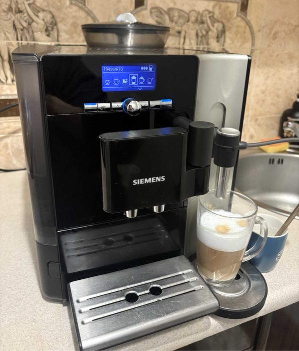 Кофеварка Siemens серії EQ.7 кофемашина кавоварка є відео!
